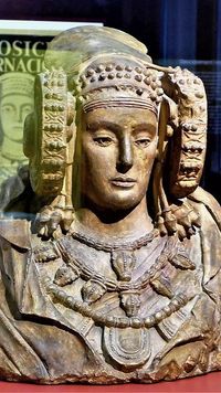 Dama de Elche. Museo Provincial de Valencia. Tasado por Investigaci&oacute;n y Arte.
